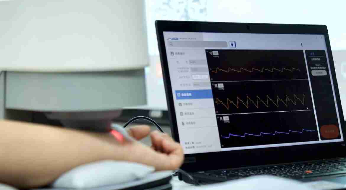 888.BY集团电子游戏耘康以高解析与拟真的显示技术，，将其应用于中医检测，，，，提供“中医数位化检测方案”，，，，使传统中医检测结果数据化与可视化